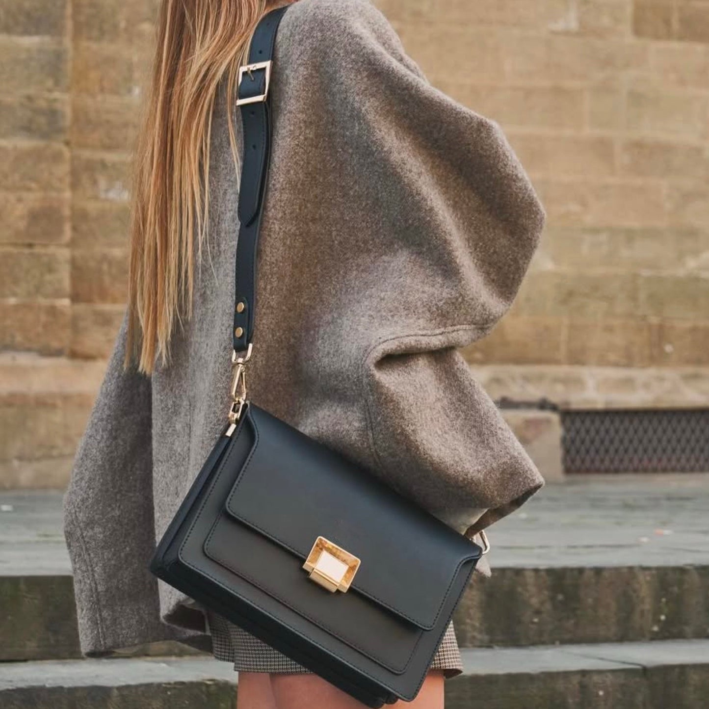 SAC BANDOULIERE CUIR LISSE CANDICE CAMEL