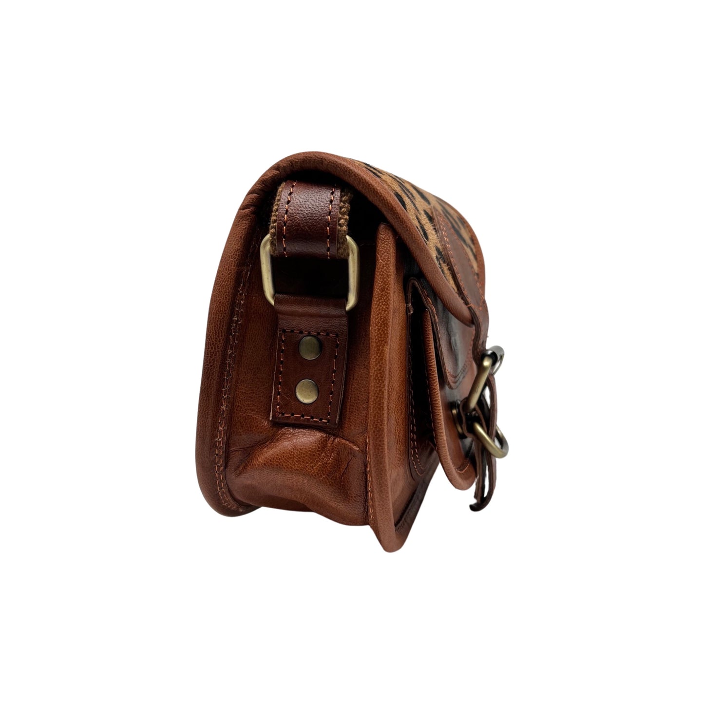 CHEYENNE-UMHÄNGETASCHE MIT LEOPARDENFINISH