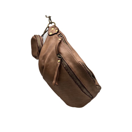 GÜRTELTASCHE GIULIA TAUPE AUS GEWASCHTEM LEDER