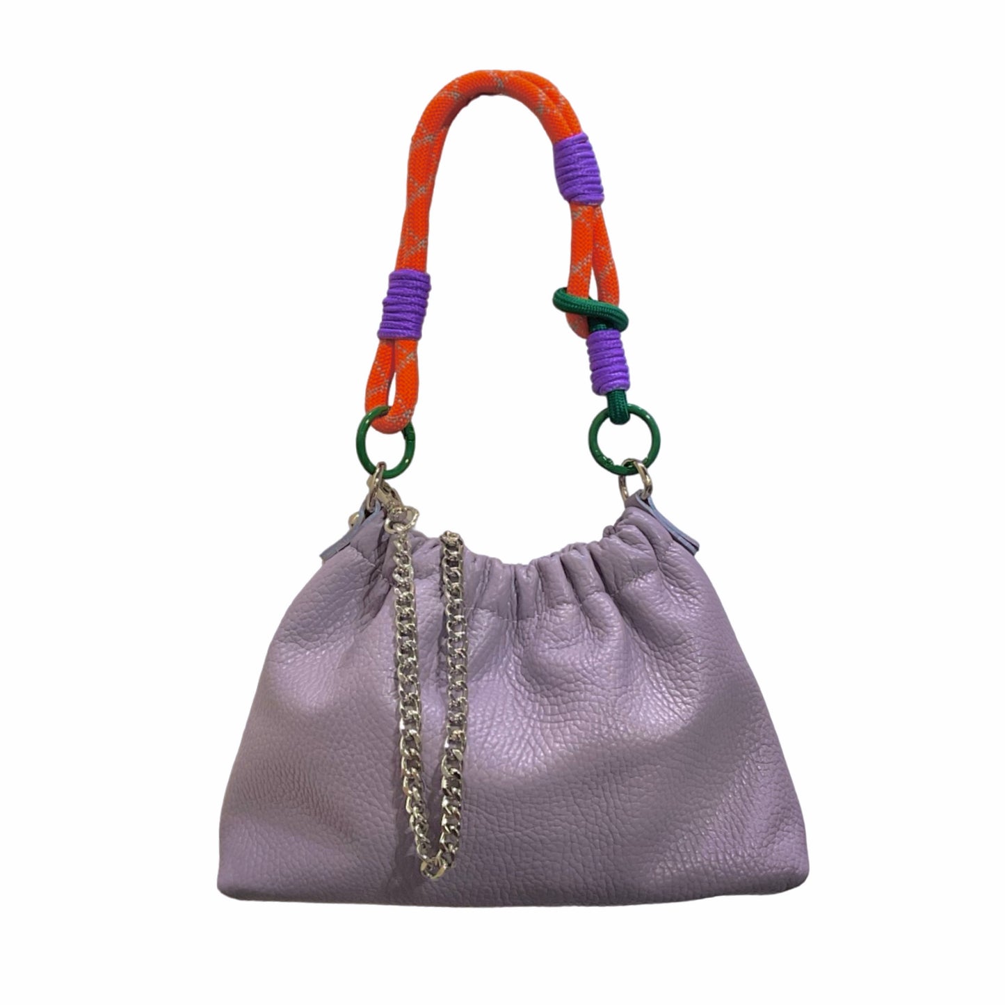 Le sac Plissa (taille S) est un modèle en cuir grainé avec un cordon tressé, doublé d'une chaîne en argent.
Fabriqué en Italie, ce petit sac séduit par son design unique au fini plissé.

Dimensions : 23 cm x 17 cm x 7 cm
Matière : Cuir de vachette grainé
Porté : Main (avec le cordon), bandoulière ou épaule (avec la chaîne).
Personnalisation : Vous pouvez personnaliser ce sac en changeant le cordon et la chaîne.
Fermeture : Pression.