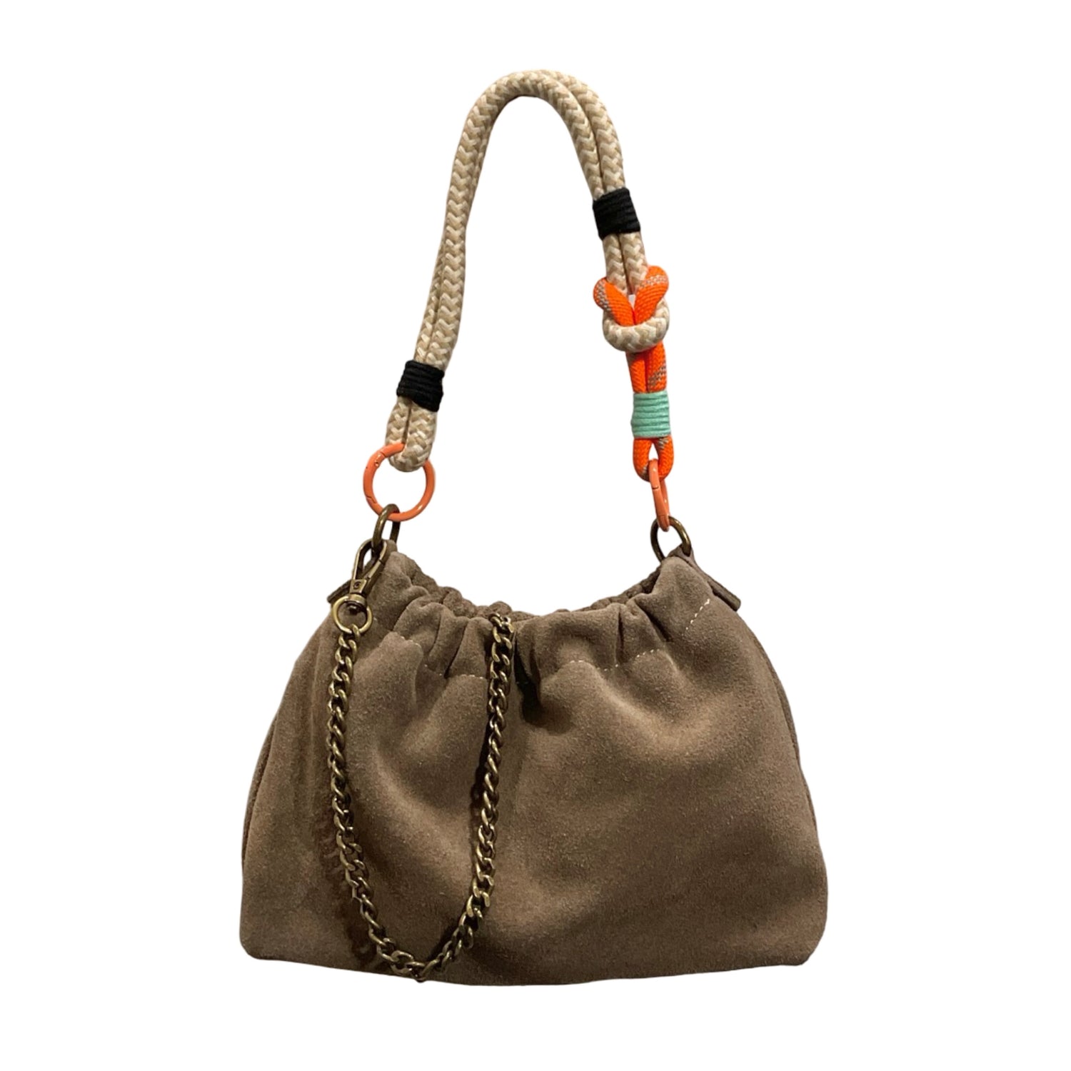 Le sac Plissa (taille S) est un modèle en cuir suède doté d'un cordon tressé, doublé d'une chaîne en bronze.
Fabriqué en Italie, ce petit sac séduit par son design unique au fini plissé et au toucher velouté. Soyez la première à porter le sac Plissa : un design loin du déjà-vu, conçu pour celles qui aiment devancer la tendance.

Dimensions : 23 cm x 17 cm x 7 cm
Porté : Main, bandoulière ou épaule
Personnalisation : Modulable selon vos envies, vous pouvez changé le cordon et la chaîne.