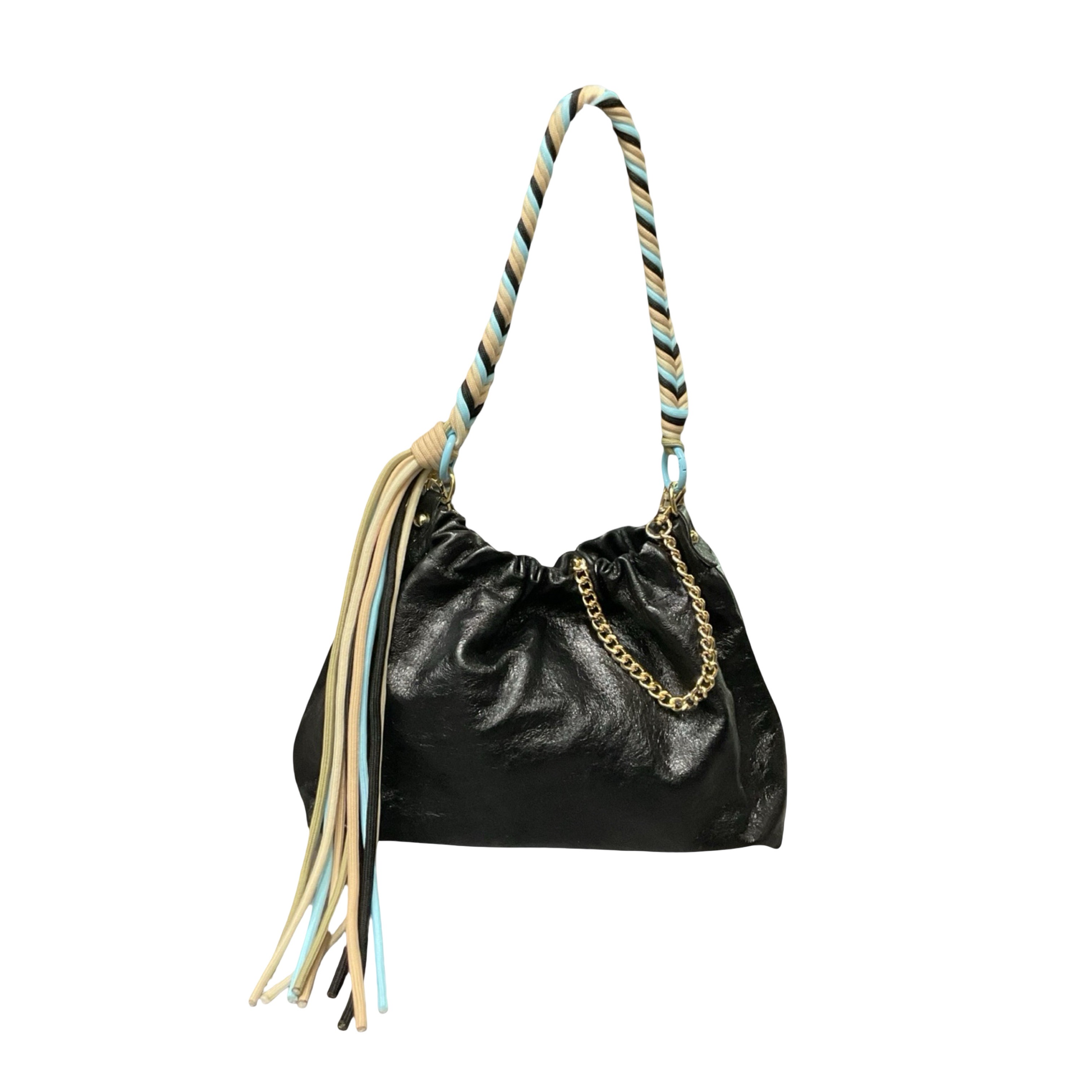 Le sac Plissa (taille M) est un modèle en cuir irisé doté d'un cordon tressé à franges, doublé d'une chaîne en or.
Fabriqué en Italie, ce petit sac séduit par son design unique au fini plissé.

Dimensions : 25 cm x 17 cm x 9.5 cm
Matière : Cuir de vachette irisé
Provenance : Fabriqué en Italie
Porté : Main (avec le cordon), bandoulière ou épaule (avec la chaîne).
Personnalisation : Modulable selon vos envies.
Fermeture : fermeture avec une pression.
Existe également en tailles S et L.