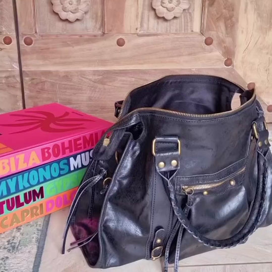 Vidéo démonstration de l'intérieur du sac Capucine en cuir mate taille L